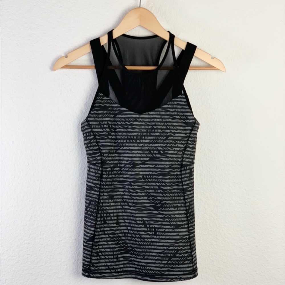 Lululemon Black/Gray Striped Mesh Tank Top Sz 4
